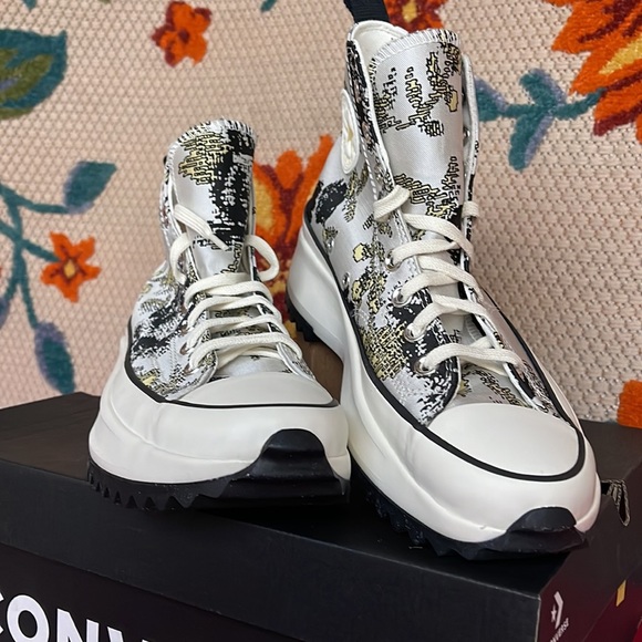 Converse 171399C
RUN STAR HIKE HI
SATURN GOLD/BLACK/EGRET
Men’s sneakers Platfrm - Picture 7 of 16